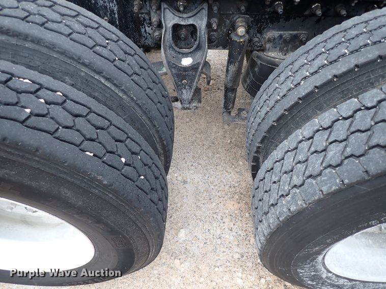 image for item JO9738 2008 International 9200i  semi truck