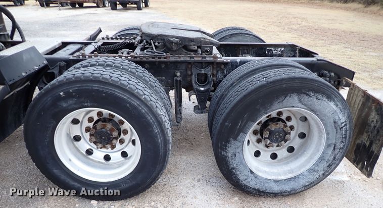 image for item JO9738 2008 International 9200i  semi truck