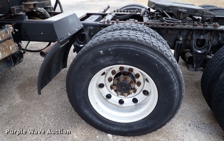 image for item JO9738 2008 International 9200i  semi truck