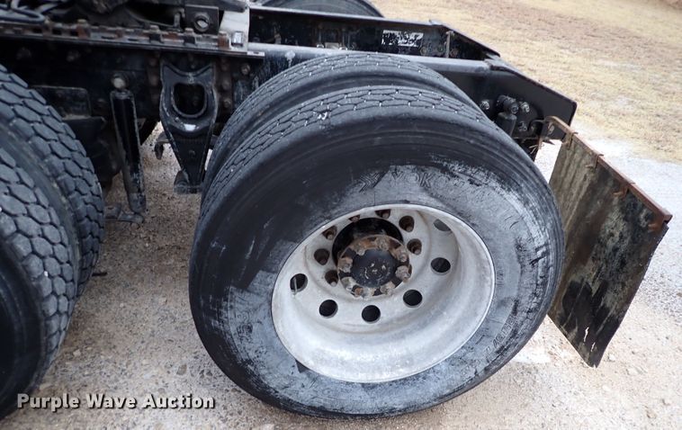 image for item JO9738 2008 International 9200i  semi truck