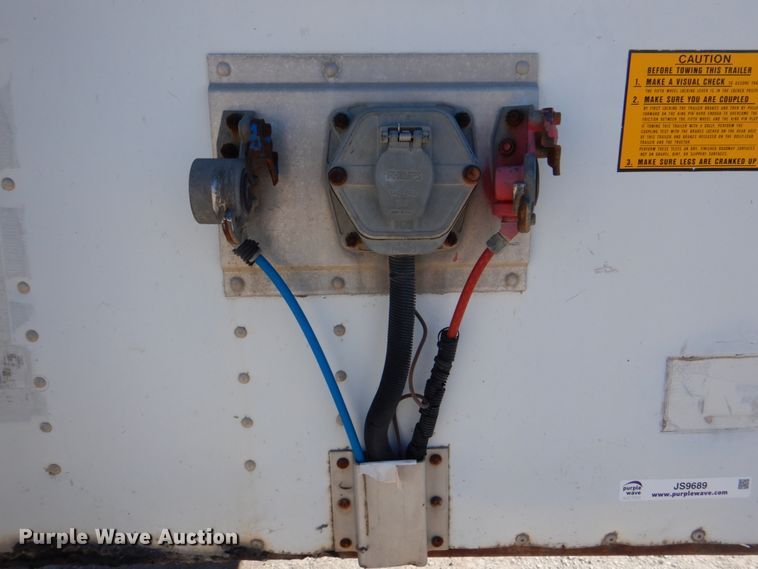 image for item JS9689 1997 Utility VS2DC  dry van trailer