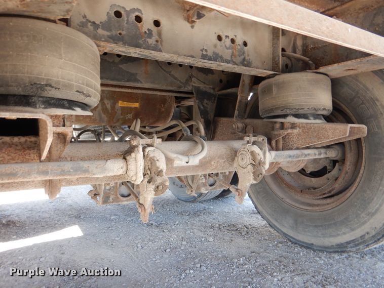 image for item JS9689 1997 Utility VS2DC  dry van trailer