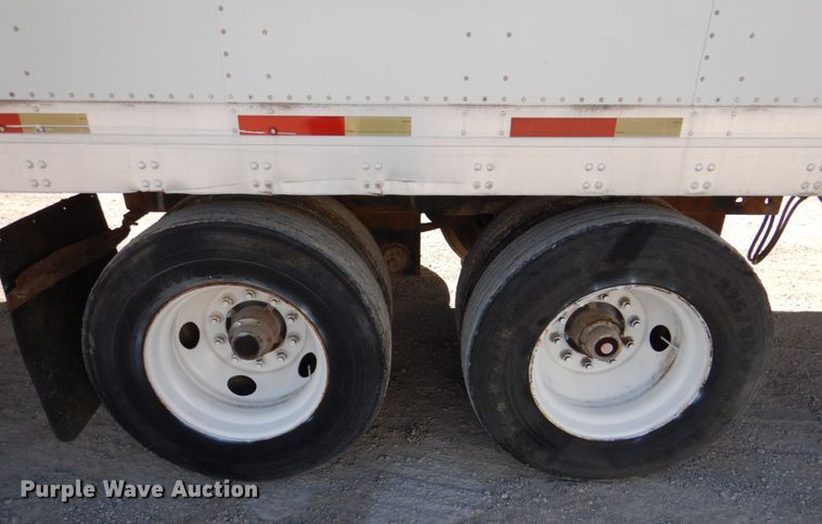 image for item JS9689 1997 Utility VS2DC  dry van trailer