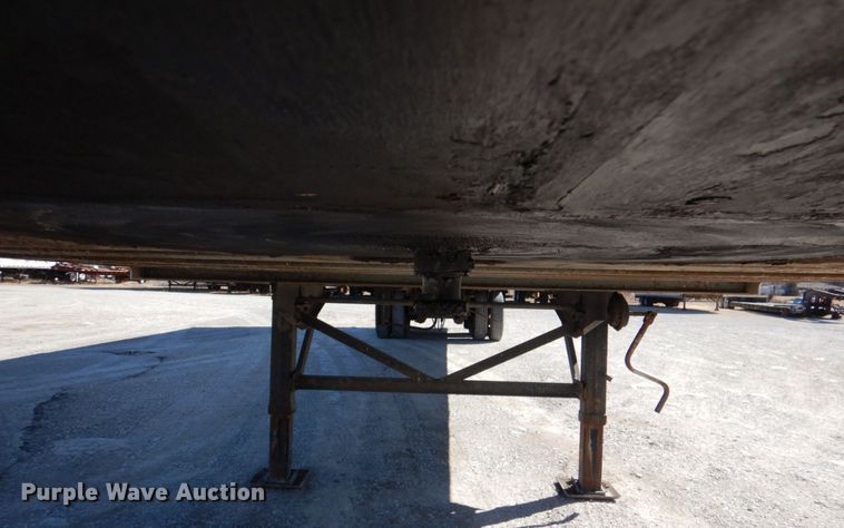 image for item JS9691 1996 Fuehauf FBHLP-9  dry van trailer