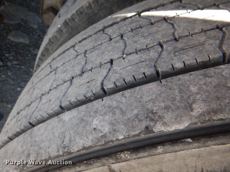 image for item JS9691 1996 Fuehauf FBHLP-9  dry van trailer