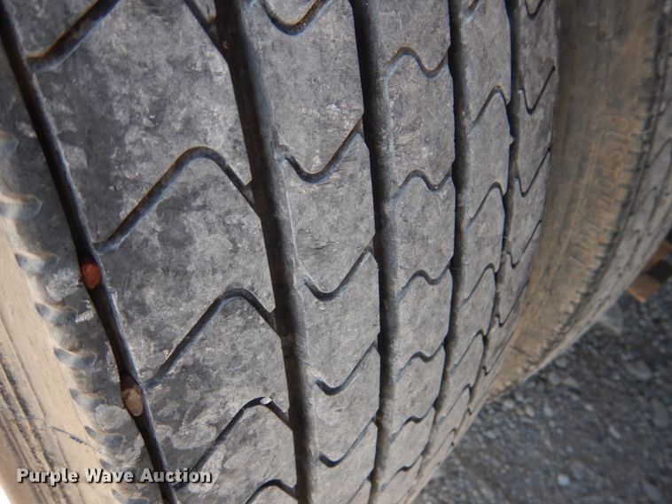 image for item JS9691 1996 Fuehauf FBHLP-9  dry van trailer