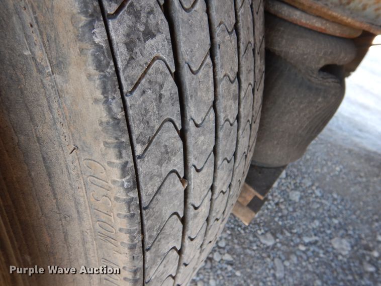 image for item JS9691 1996 Fuehauf FBHLP-9  dry van trailer