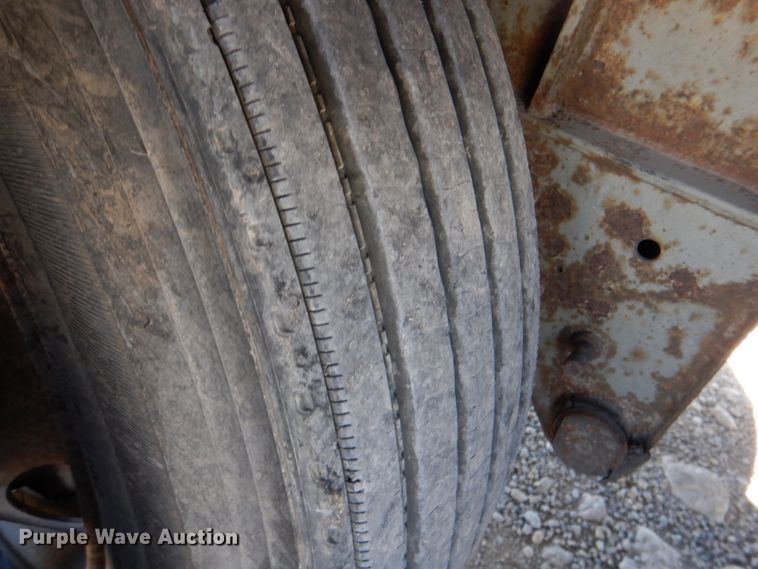 image for item JS9691 1996 Fuehauf FBHLP-9  dry van trailer