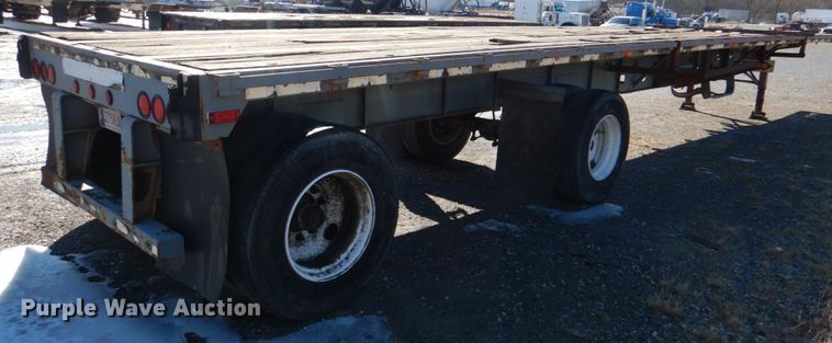 image for item JS9725 1996 Transcraft TL2000 W2  flatbed trailer