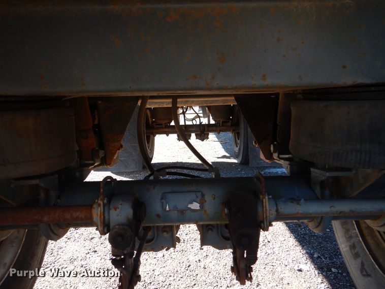 image for item JS9725 1996 Transcraft TL2000 W2  flatbed trailer