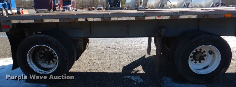 image for item JS9725 1996 Transcraft TL2000 W2  flatbed trailer
