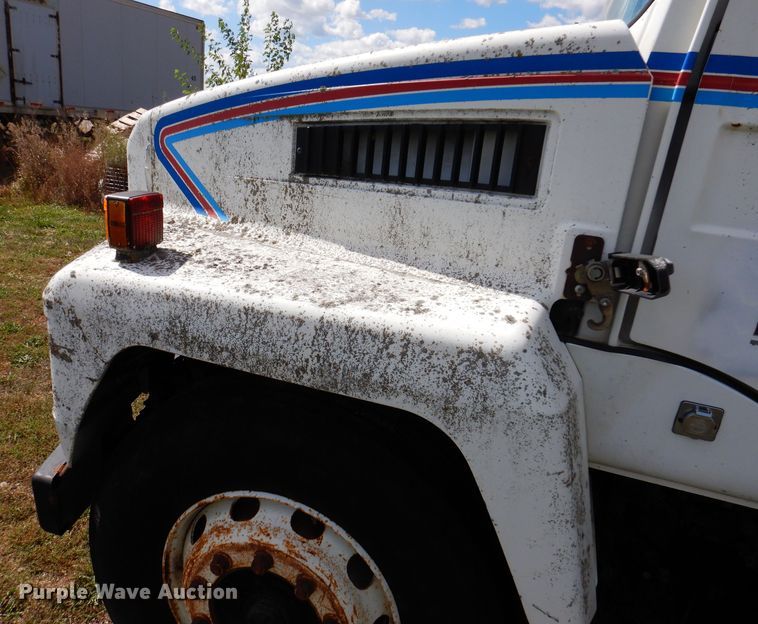 image for item KA9373 1998 Mack CS300P  truck cab and chassis