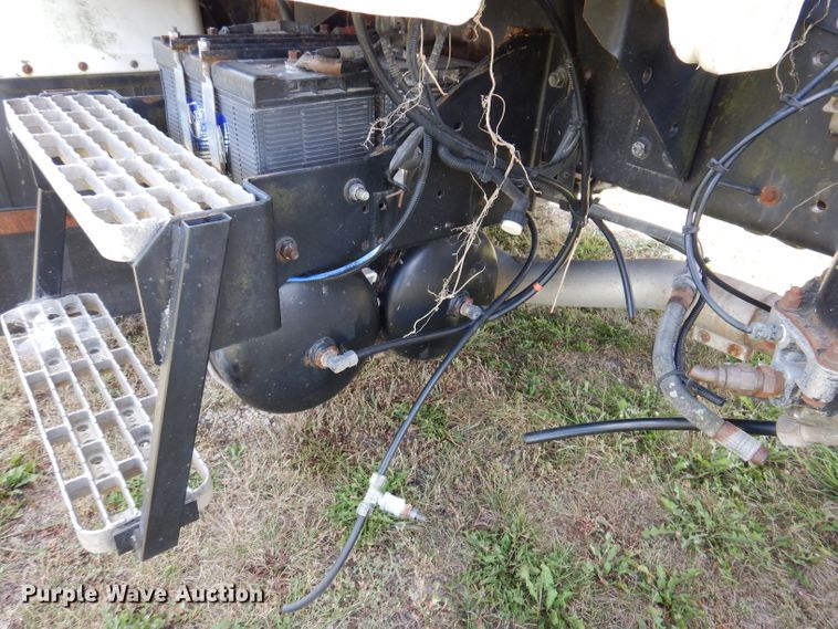 image for item KA9373 1998 Mack CS300P  truck cab and chassis