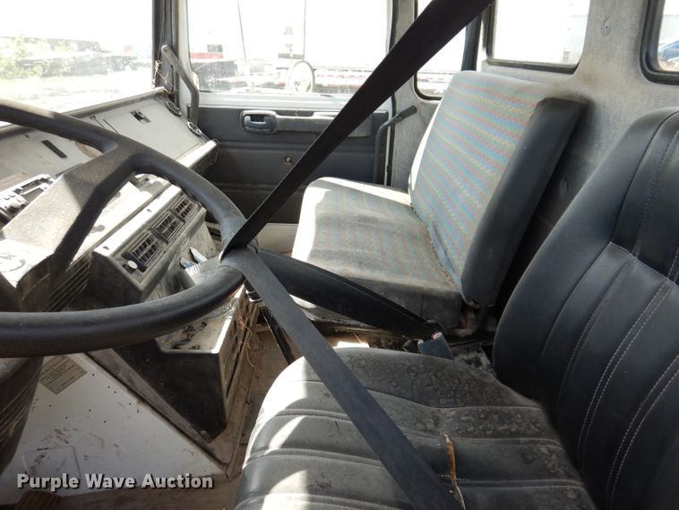 image for item KA9373 1998 Mack CS300P  truck cab and chassis