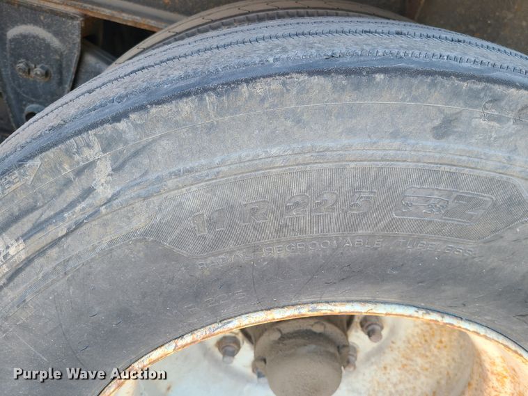 image for item KG9640 1996 Viking  flatbed trailer