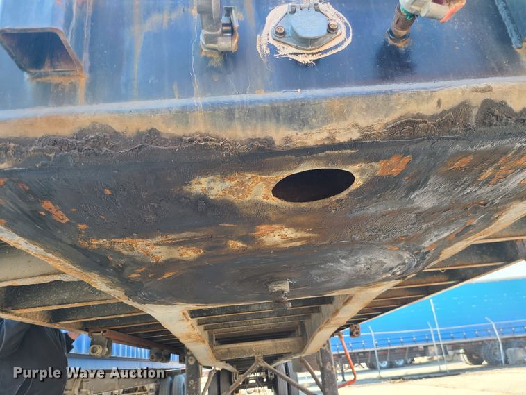 image for item KG9640 1996 Viking  flatbed trailer