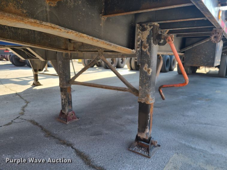 image for item KG9640 1996 Viking  flatbed trailer