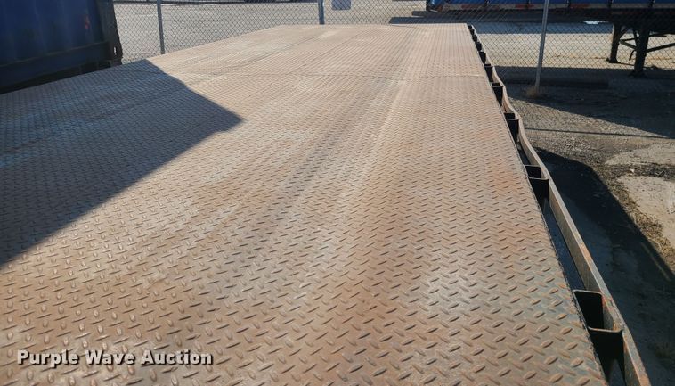 image for item KG9640 1996 Viking  flatbed trailer