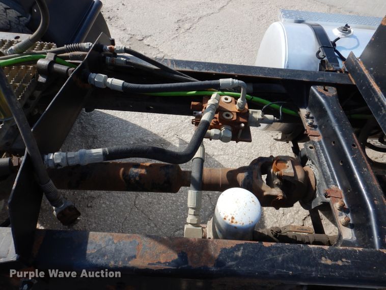 image for item KG9964 2000 Mack CX613  semi truck