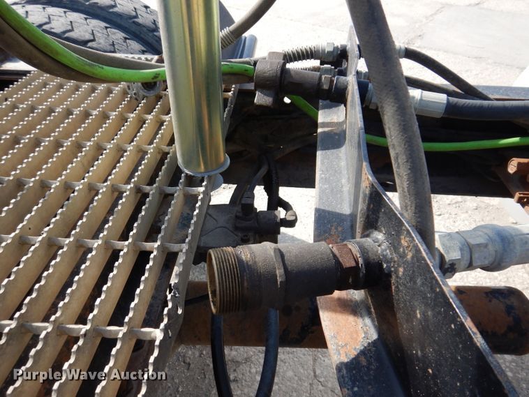 image for item KG9964 2000 Mack CX613  semi truck