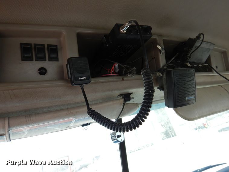 image for item KG9964 2000 Mack CX613  semi truck