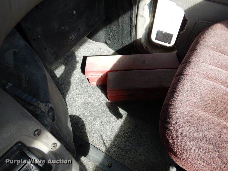 image for item KG9964 2000 Mack CX613  semi truck