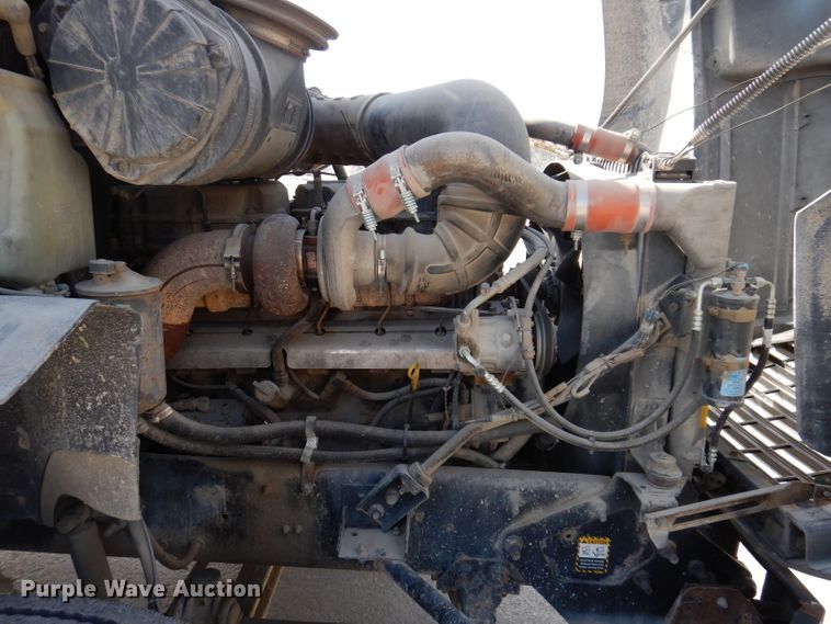 image for item KG9964 2000 Mack CX613  semi truck