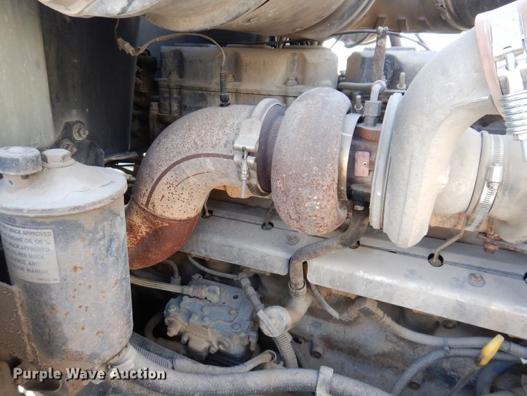 image for item KG9964 2000 Mack CX613  semi truck