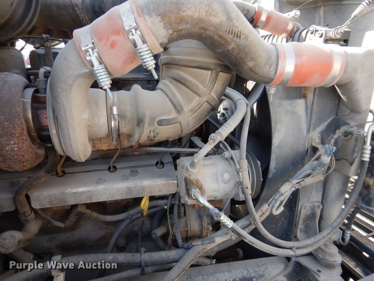 image for item KG9964 2000 Mack CX613  semi truck