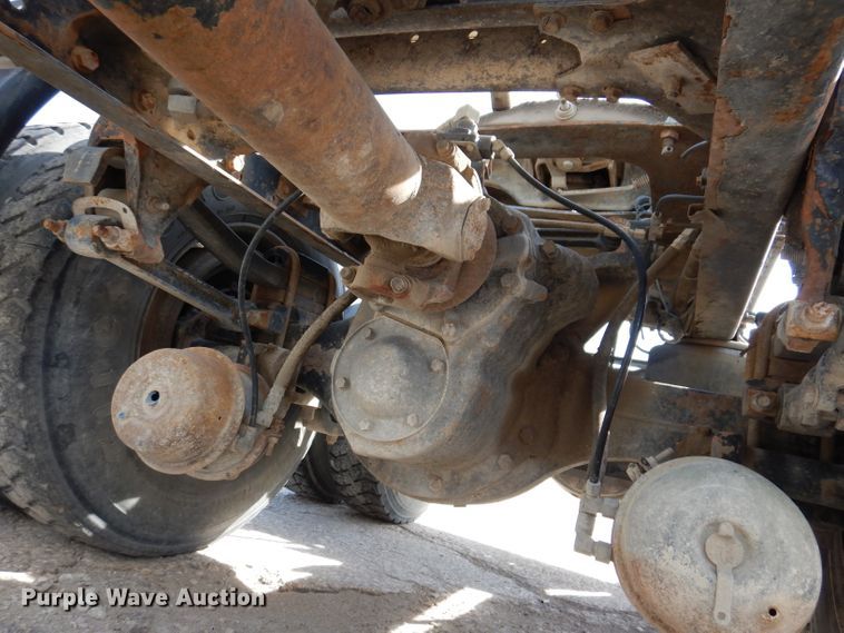 image for item KG9964 2000 Mack CX613  semi truck