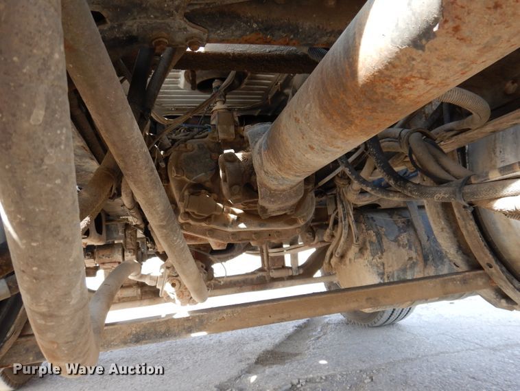 image for item KG9964 2000 Mack CX613  semi truck