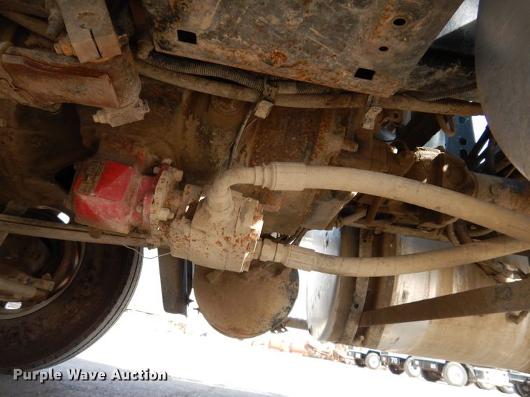 image for item KG9964 2000 Mack CX613  semi truck