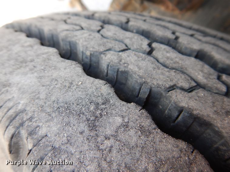 image for item KG9964 2000 Mack CX613  semi truck