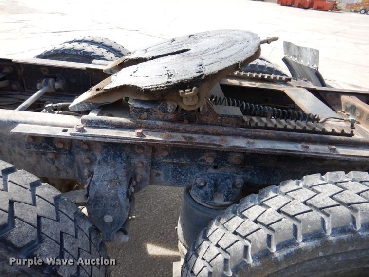 image for item KG9965 1994 Mack CH613  semi truck