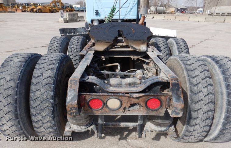 image for item KG9965 1994 Mack CH613  semi truck