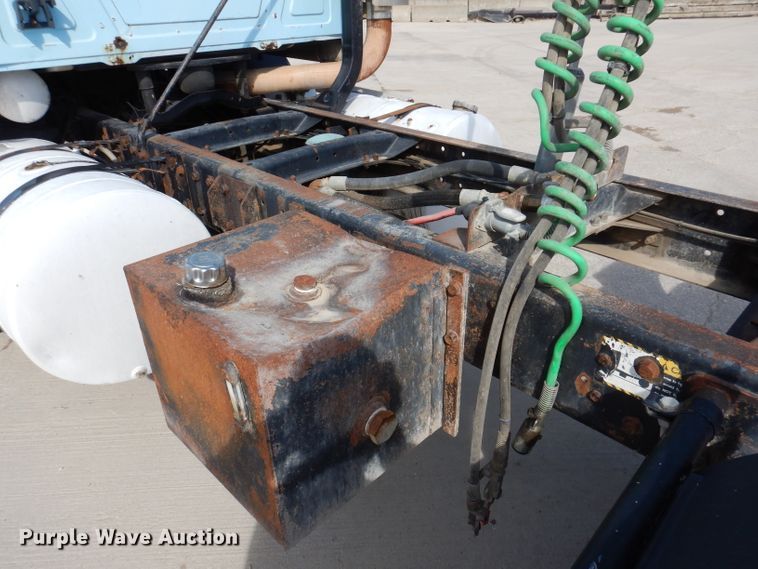 image for item KG9965 1994 Mack CH613  semi truck