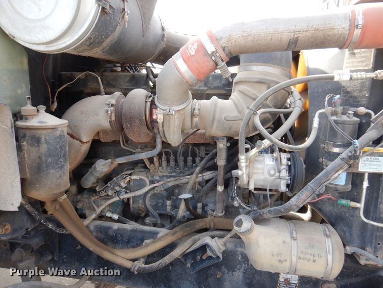 image for item KG9965 1994 Mack CH613  semi truck
