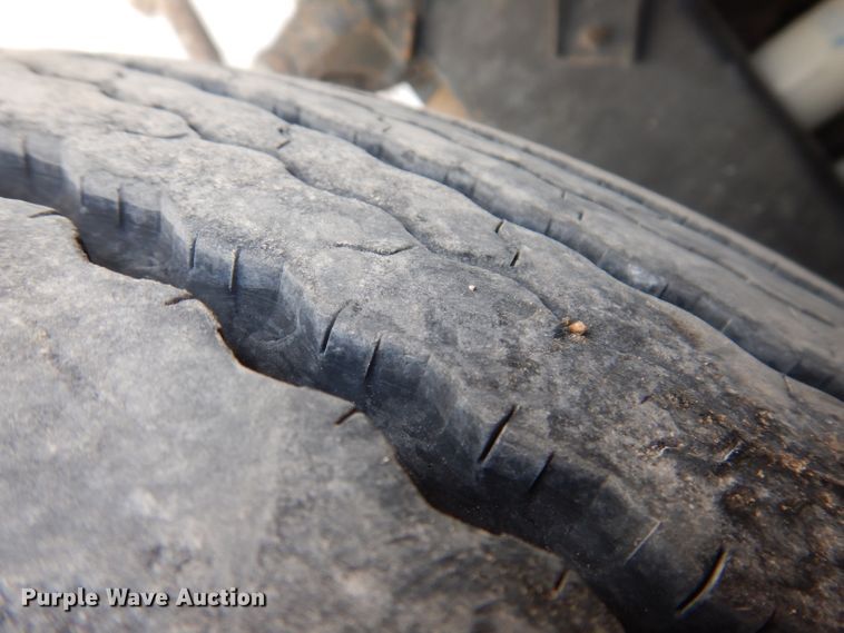 image for item KG9965 1994 Mack CH613  semi truck