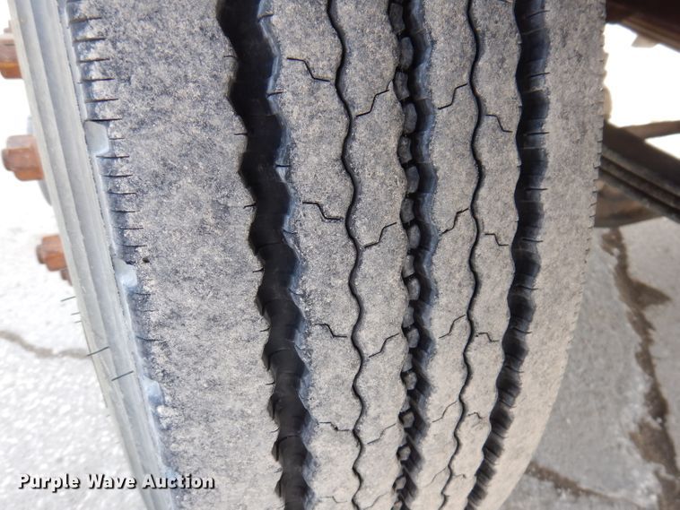 image for item KG9965 1994 Mack CH613  semi truck