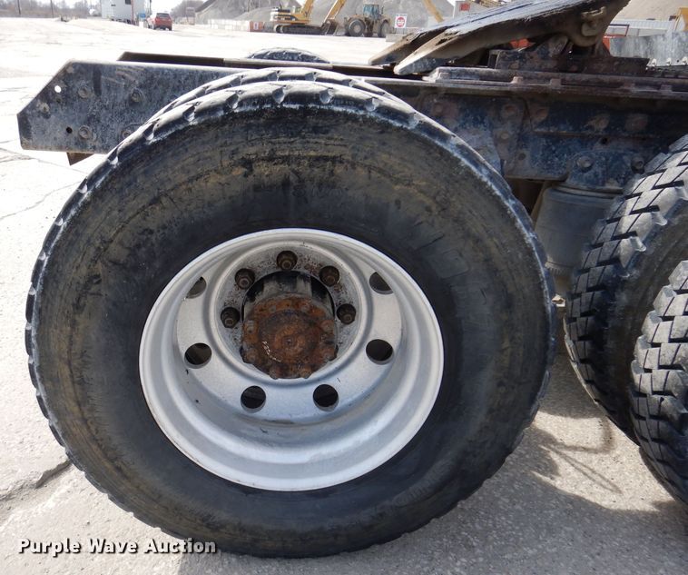 image for item KG9965 1994 Mack CH613  semi truck