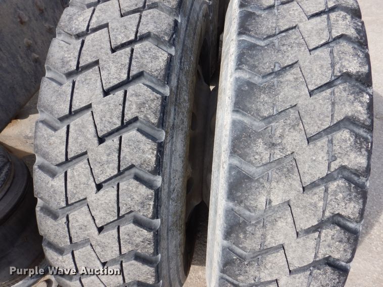 image for item KG9965 1994 Mack CH613  semi truck