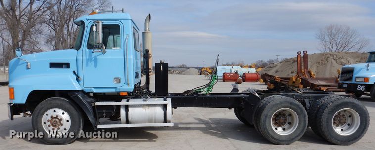 image for item KG9966 1996 Mack CH613  semi truck