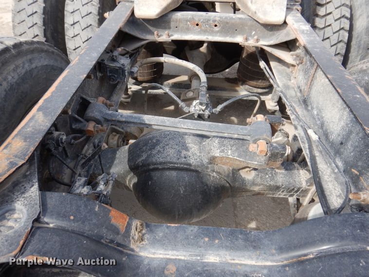 image for item KG9966 1996 Mack CH613  semi truck