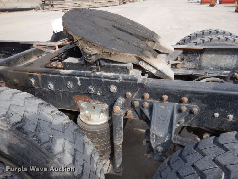 image for item KG9966 1996 Mack CH613  semi truck