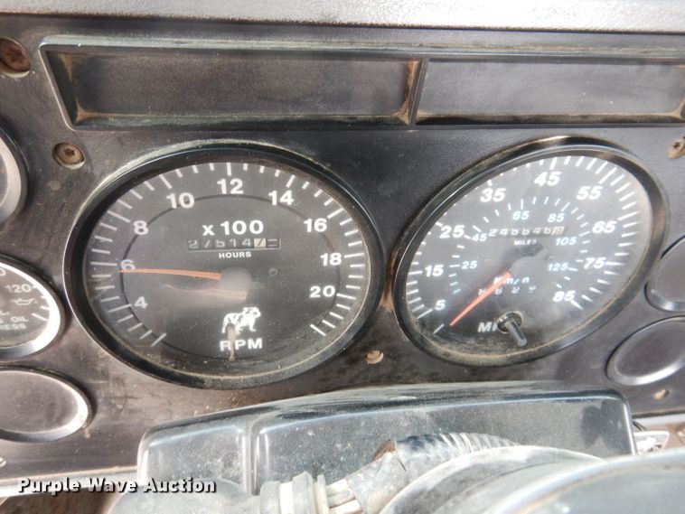 image for item KG9966 1996 Mack CH613  semi truck