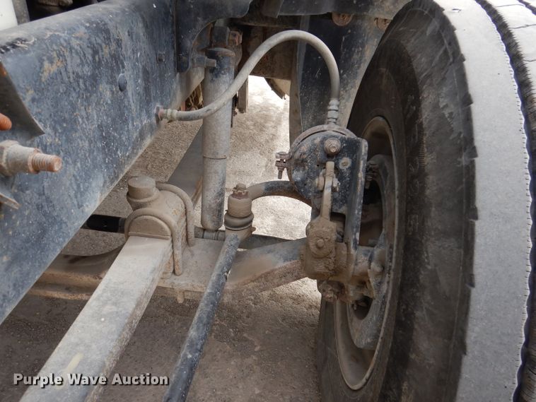 image for item KG9966 1996 Mack CH613  semi truck