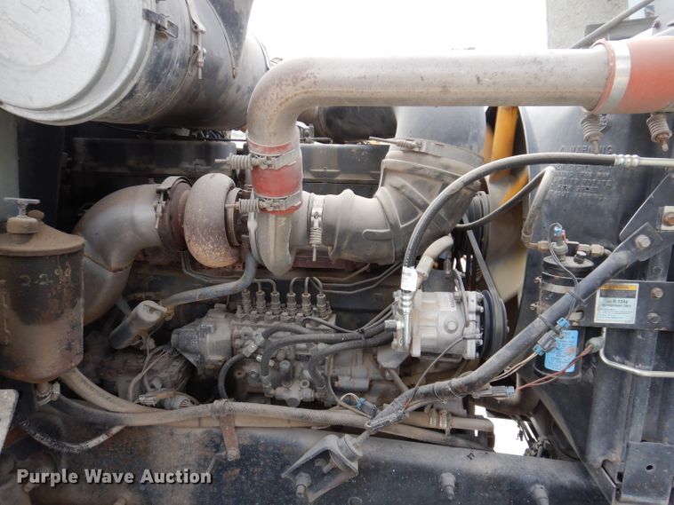 image for item KG9966 1996 Mack CH613  semi truck