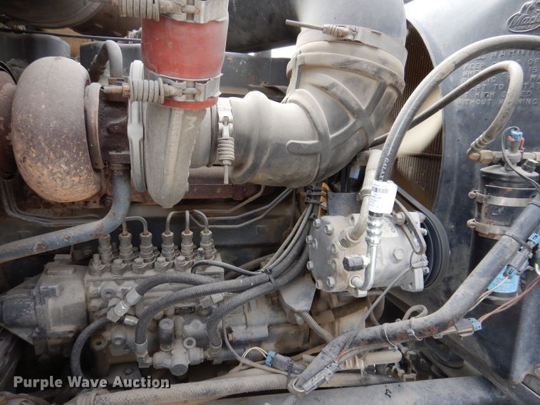 image for item KG9966 1996 Mack CH613  semi truck