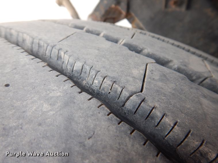 image for item KG9966 1996 Mack CH613  semi truck