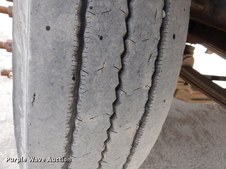 image for item KG9966 1996 Mack CH613  semi truck